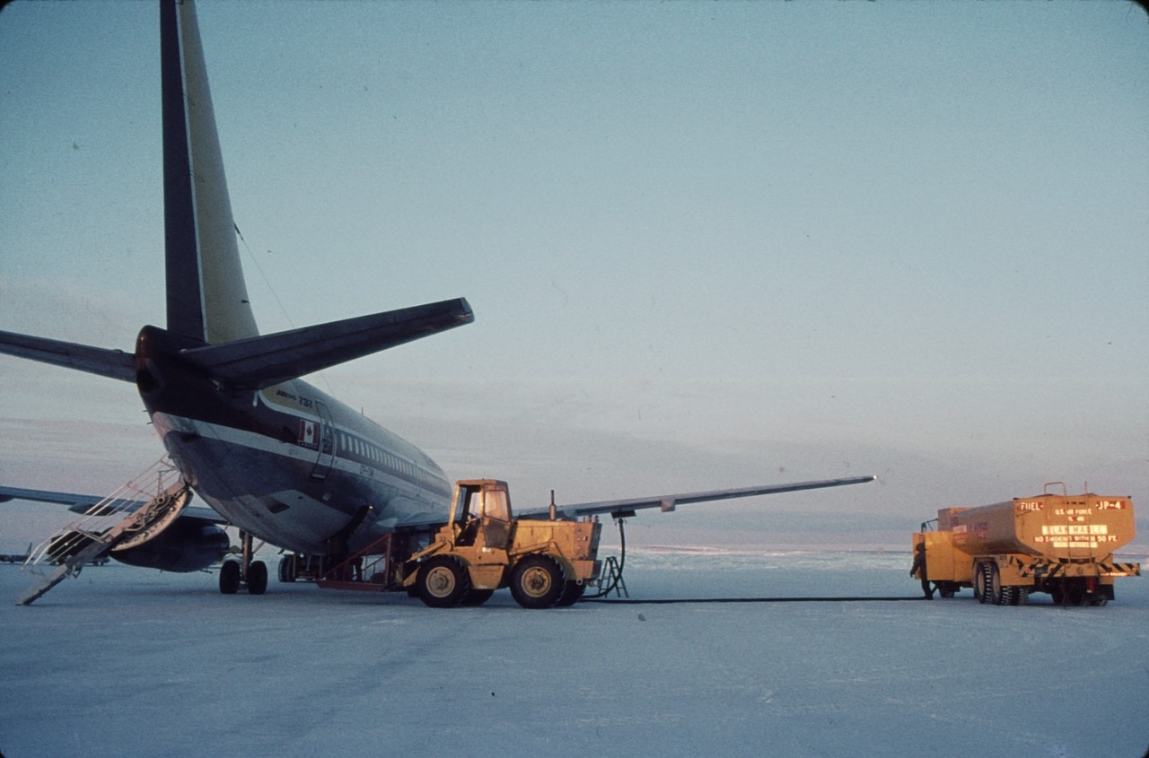 628d27a5754126d9f56e49e3_Transair B737, before return flight to Winnipeg Large